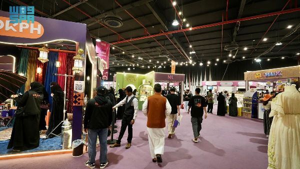 الفوانيس 9 رمضان يضيء في مكة