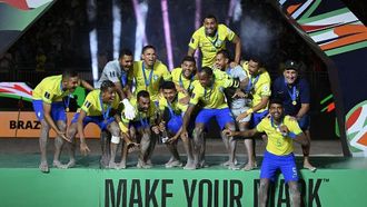 البرازيل تفوز بكأس العالم لكرة القدم الشاطئية للمرة السادسة