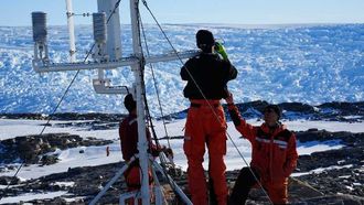 China's Polar Stations Now Operational