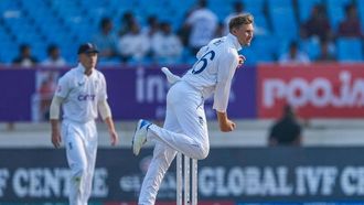 India Rallies in Test Against England