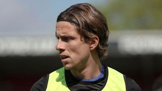 ضربة أورسي تجعل كراولي أقرب إلى التصفيات