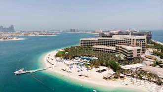 Luxury Resort In Dubai's World Islands