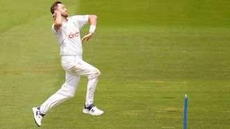 England's Tall Bowlers Aim For Pitch Edge