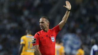 Ex-Referee Talks Blue Card Trials