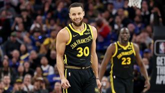 Warriors 'Average' Says Curry