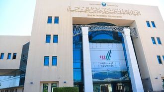 ترقية ضباط شرطة رأس الخيمة