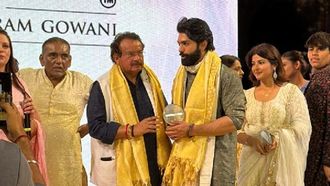 Actor Supports Deaf Children At Fashion Event