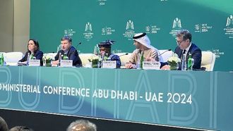 تعمل منظمة التجارة العالمية على تبسيط تجارة الخدمات على مستوى العالم