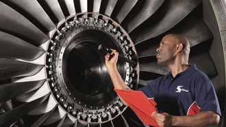 صفقة جديدة لصيانة محرك رولز رويس