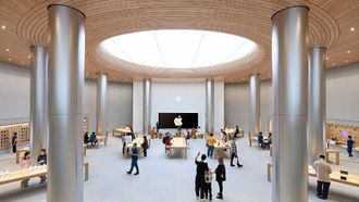 Apple Jing'an Opens In Shanghai