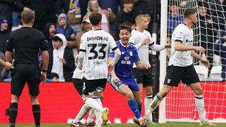 أهداف كارديف المتأخرة تهز آمال التصفيات