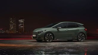 كوبرا تكشف عن سيارة Born VZ EV عالية الأداء