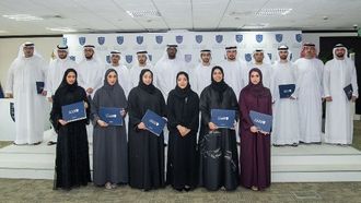 خريجو الدفعة الأولى من مدققي الحسابات الحكوميين في دبي