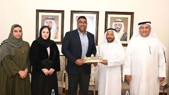 تعزيز العلاقات الاقتصادية بين الشارقة وسريلانكا