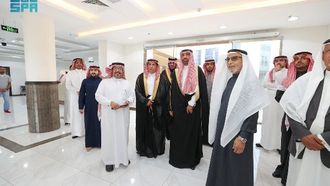 الوزير يدعم كبار السن ومربي النحل في الباحة