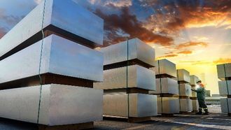 الإمارات العالمية للألمنيوم تحقق أرباحاً بقيمة 2.1 مليار دولار في عام 2023