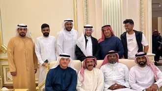 سلطان القاسمي يعزز المسرح الإماراتي