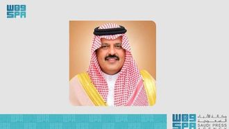 الأمير يحتفل بيوم العلم مع القيادة