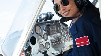 نساء عربيات رائدات يبرزن في مجال الطيران