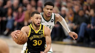Warriors Halt Bucks' Streak With Curry's 29 Points