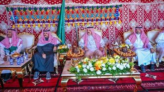 معاينة طريق حائل رفحاء من قبل الأمير عبد العزيز