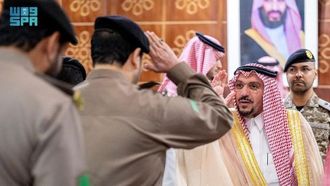 الأمير يشارك الإفطار مع قوات الأمن