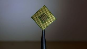 شريط عضوي مبتكر يعمل على تشغيل أجهزة تنظيم ضربات القلب