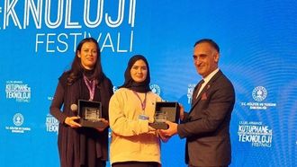 ابتكارات الذكاء الاصطناعي في مهرجان المكتبات بتركيا