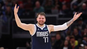 Doncic Leads Mavs To Victory Over Bulls