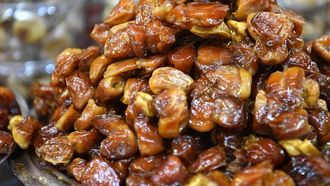 أسواق التمور في جازان تزدهر قبل شهر رمضان