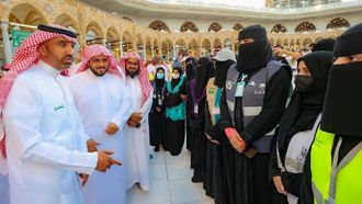 الوزير يشيد بمتطوعي المسجد الكبير