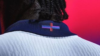 Sunak Critiques Nike's Shirt Design