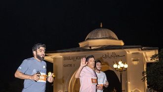 تتويج الفائزين في سباق الشارقة الخيري