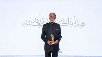 بهاتيا يفوز بجائزة البصمة الرياضية