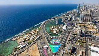 حلبة جدة: الاستدامة والطاقة الخضراء