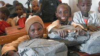 الإمارات تساعد اللاجئين السودانيين في تشاد