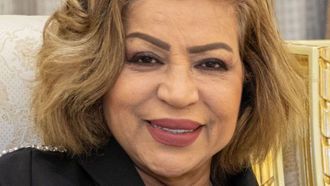 فخرية خميس تشيد بمسرح الإمارات