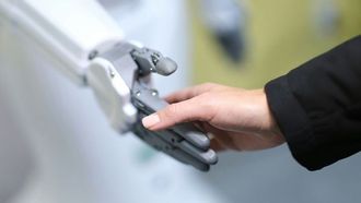 الذكاء الاصطناعي يتفوق على البشر في التعاطف