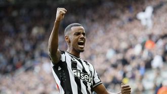 محاولة هاو لإبقاء إيزاك في نيوكاسل