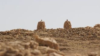 Cairns: Desert's Ancient Guides