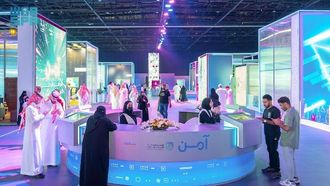 الشباب يشاركون في حدث الأمن السيبراني