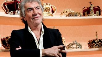 وفاة مصمم الأزياء روبرتو كافاللي