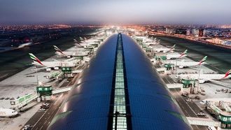 استئناف تشغيل مطار دبي بعد هطول الأمطار