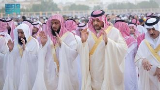 صلاة العيد في عرعر بقيادة الأمير