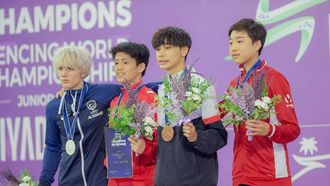 Top Medals For China, USA In Fencing