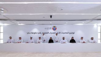Hamdan, Maktoum Attend Signing Of Performance Agreements