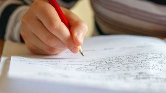 اليد البشرية: مفتاح العقل الأفضل