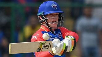 دلهي تتفوق على مومباي في إثارة IPL