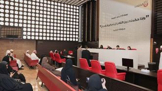 طلاب القانون يحاكيون جلسة المحكمة