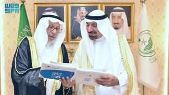 أمير نجران يستعرض أهداف جسور